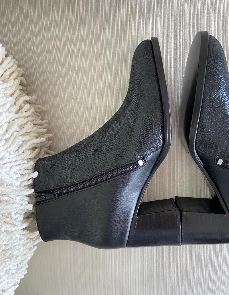 Bota con cierre diagonal negro